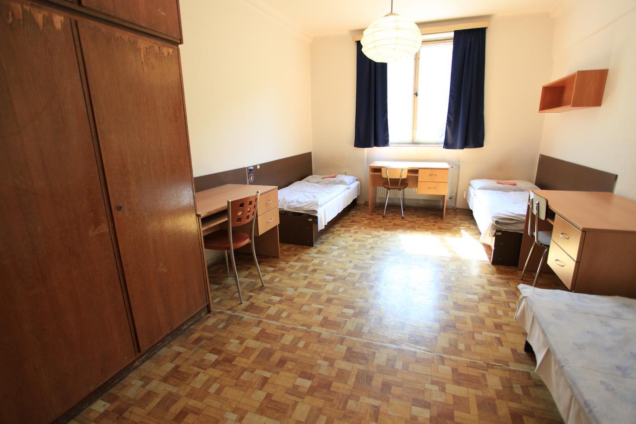 Hostel Bubenec - Prague — Photos 1